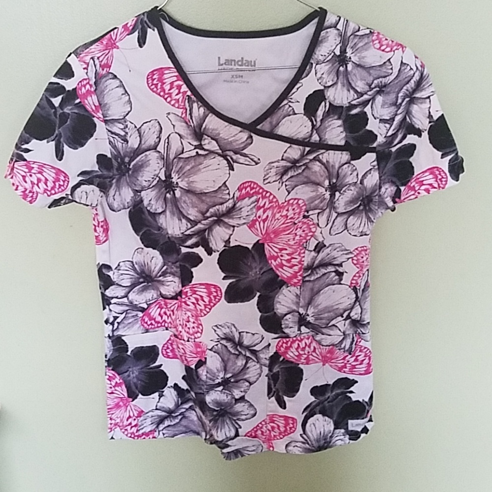 Landau floral scrub/uniform top XS